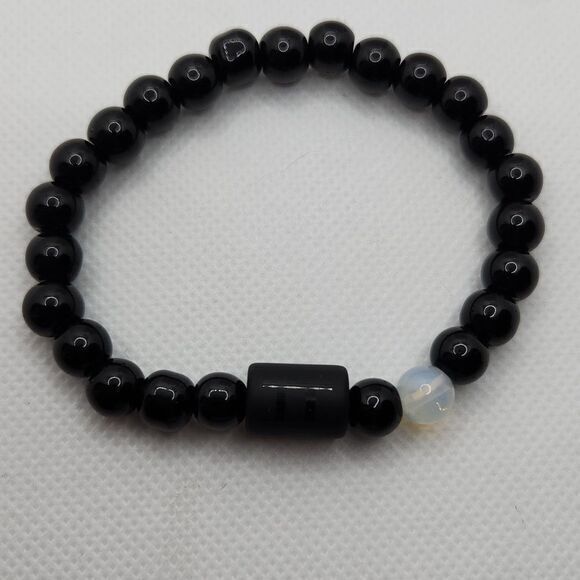 ♊️ Gemini Zodiac Black Stone Bracelet - Picture 2 of 3